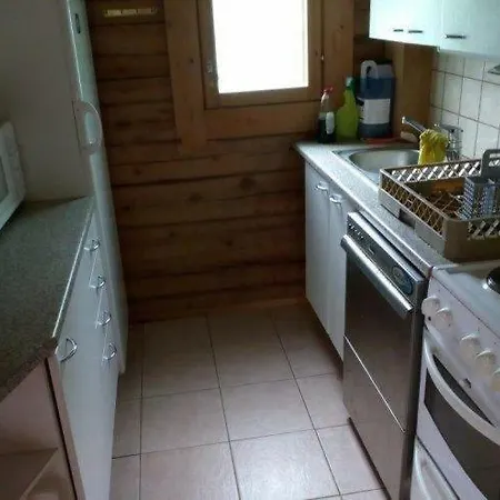 Hirsimoekki Tuurin Kylaekaupan Laehellae