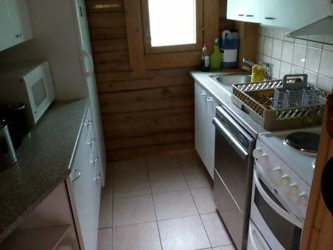 Hirsimoekki Tuurin Kylaekaupan Laehellae